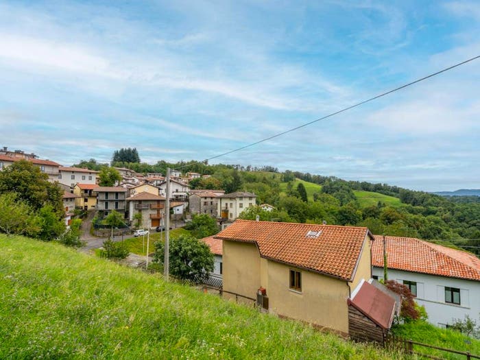Casa con 6 locali in vendita in Frazione Tribil Superiore, Stregna