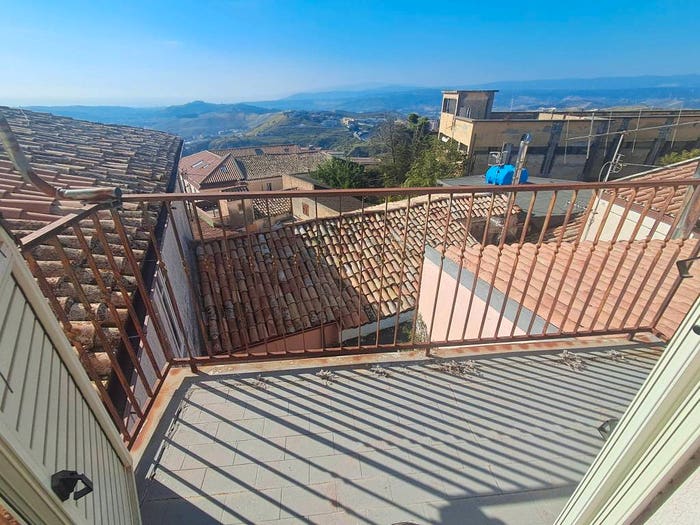 Appartamento con 5 locali in vendita in Discesa Filanda, Centro Storico, Catanzaro