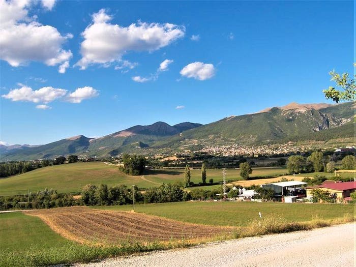 Casa con 5 locali in vendita in Gualdo Tadino