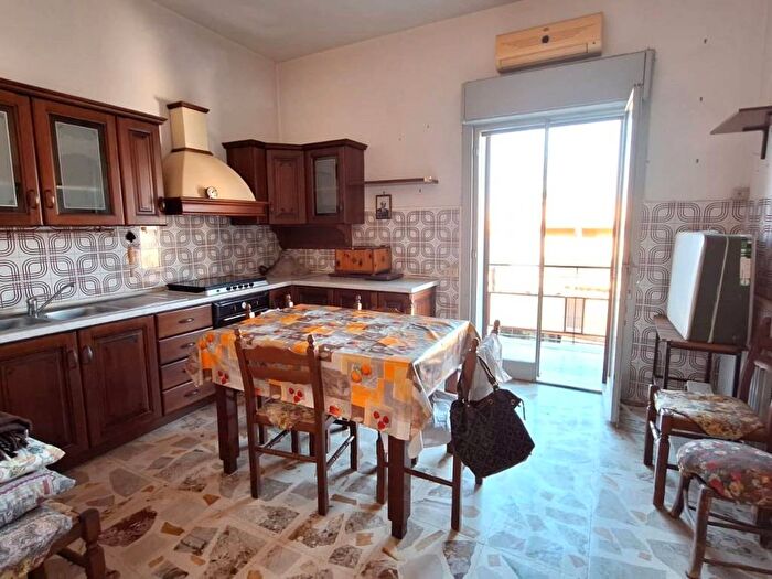 Appartamento trilocale in vendita in Via Enna, Centro, Sant'Agata di Militello