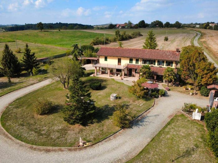 Appartamento con 6 locali in vendita in STRADA CASTELLETO, Quargnento
