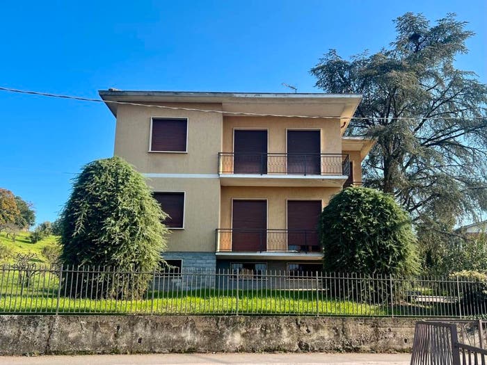 Casa con 6 locali in vendita in Centro, Casteggio