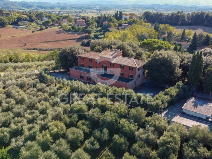 Casa con 6 locali in vendita in Via Toscana, Porto, Castiglione del Lago