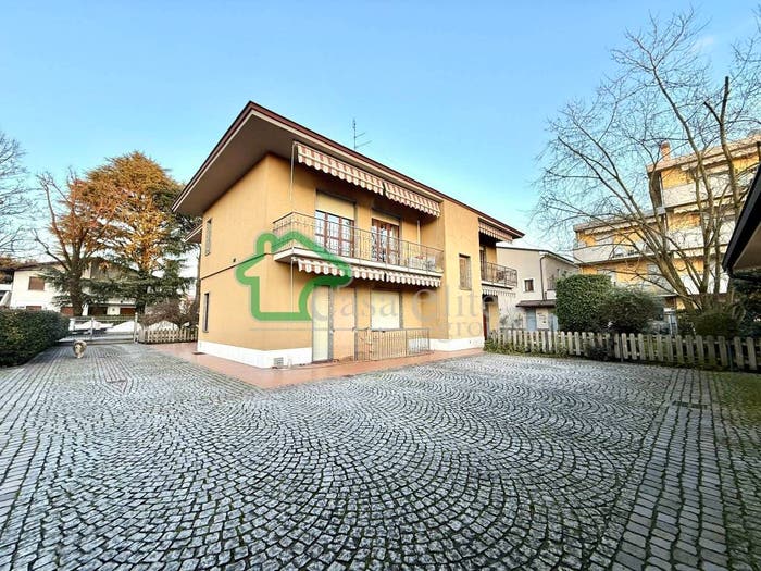 Casa con 6 locali in vendita in Viale Piacenza, San Bernardo Olmo, Lodi