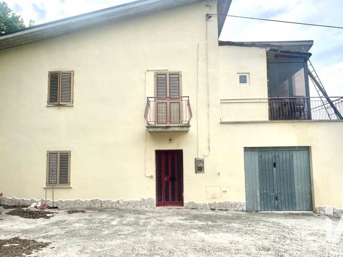 Casa con 6 locali in vendita in Via CENTRALE, Centro, Civitella del Tronto