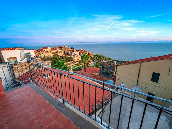 Casa trilocale in vendita in Centro, Cipressa