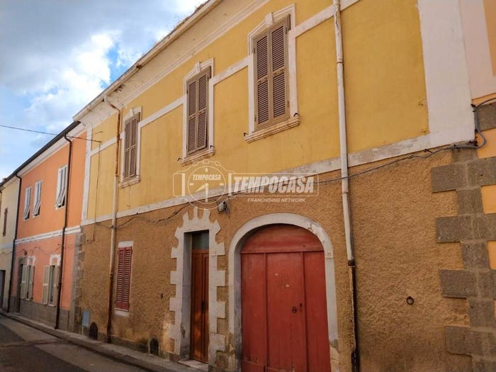 Casa con 5 locali in vendita in Via Monserrato, Ittiri