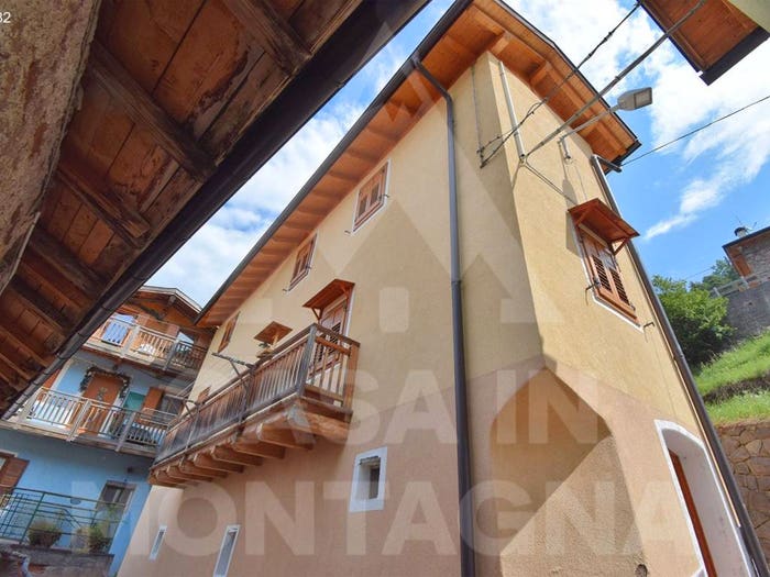 Casa con 5 locali in vendita in Frazione Dorà, Dorà, Valfloriana