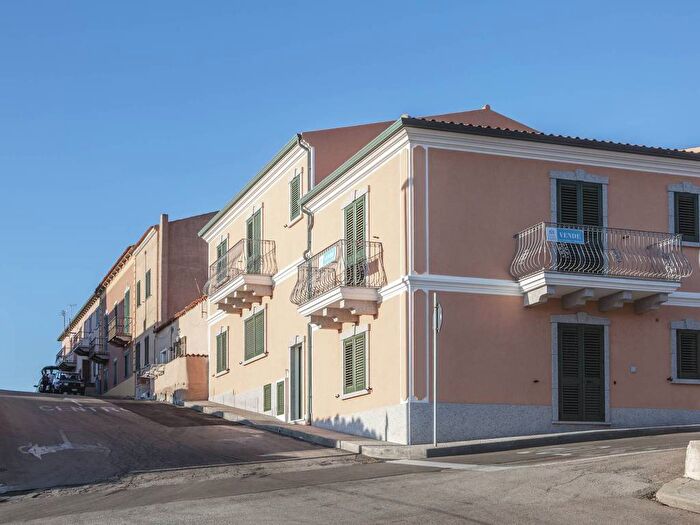 Appartamento trilocale in vendita in Via Dante, Centro, Santa Teresa Gallura