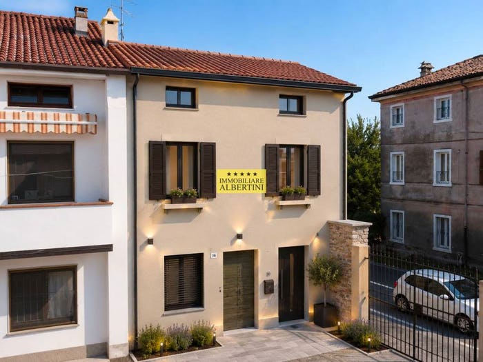 Casa quadrilocale in vendita in Via Nogarole, Povegliano Veronese