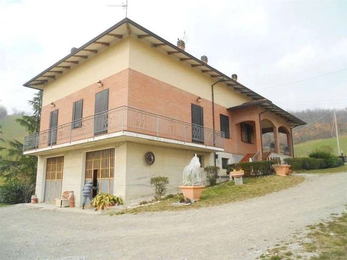 Casa con 6 locali in vendita in Marano sul Panaro