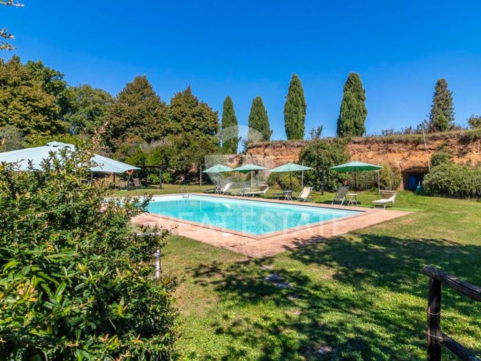 Casa con 6 locali in vendita in Località Colle Ombroso, Porano