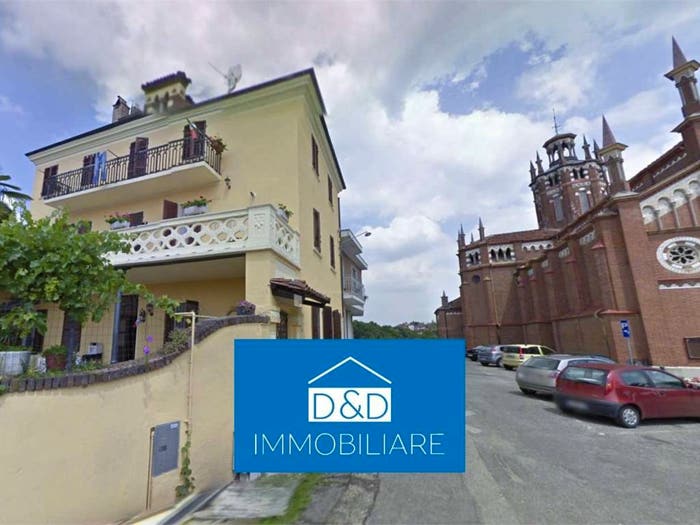 Casa con 6 locali in vendita in Via Maestra, Pino d'Asti