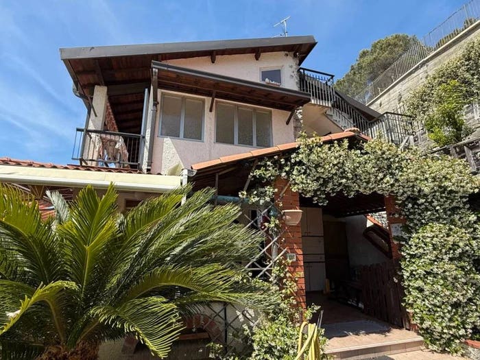 Casa con 6 locali in vendita in Via Braie, Centro, Camporosso