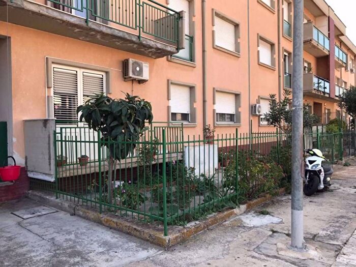 Appartamento quadrilocale in vendita in Piazzetta Arciprete Monteleone, Centro, Capaci