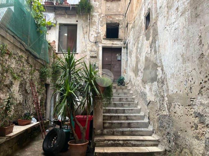 Appartamento quadrilocale in vendita in TRAVERSA GIANNUZZI SAVELLI, Centro Storico, Cosenza