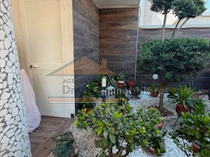 Casa quadrilocale in vendita in Via Castagnola, Parete