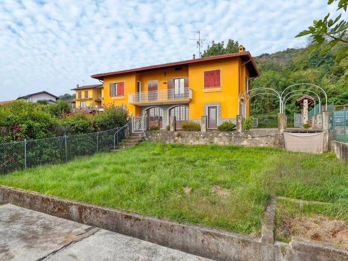 Casa con 5 locali in vendita in Via Viconago, Centro, CadeglianoViconago