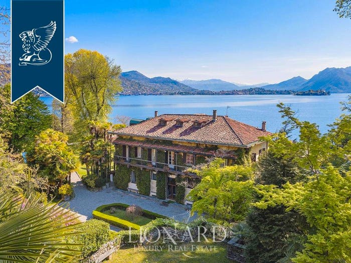 Casa con 6 locali in vendita in Centro, Baveno
