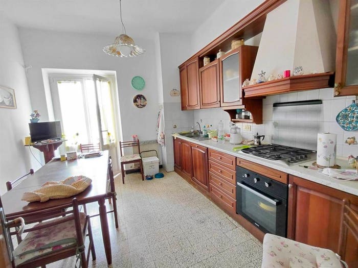 Appartamento con 6 locali in vendita in Romito Magra, Arcola