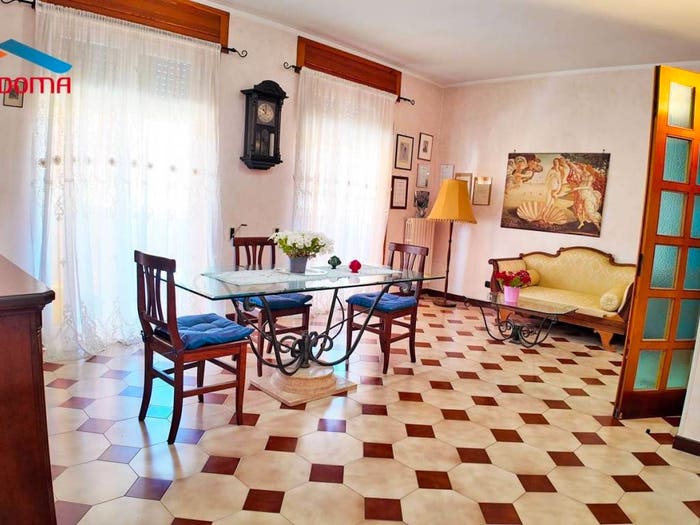 Appartamento con 6 locali in vendita in Via Brindisi, Centro, Galatina