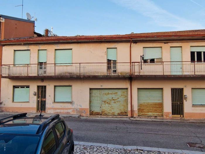 Casa con 6 locali in vendita in Piazza Salvo D'Acquisto, Costeggiola, Soave