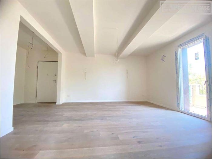Appartamento quadrilocale in vendita in VIA BELLINZONA, Sant'Agnese Università, Modena