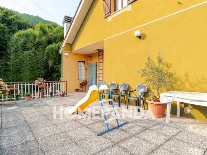 Casa con 6 locali in vendita in Via Badino, Mignanego