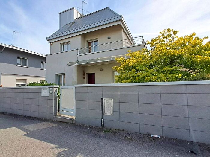 Casa con 6 locali in vendita in Via Brioni, Asseggiano, Venezia