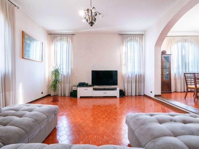 Casa con 6 locali in vendita in Chiesino Allori, Calcinaia