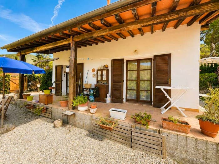 Casa con 6 locali in vendita in via Valcarene, Portoferraio