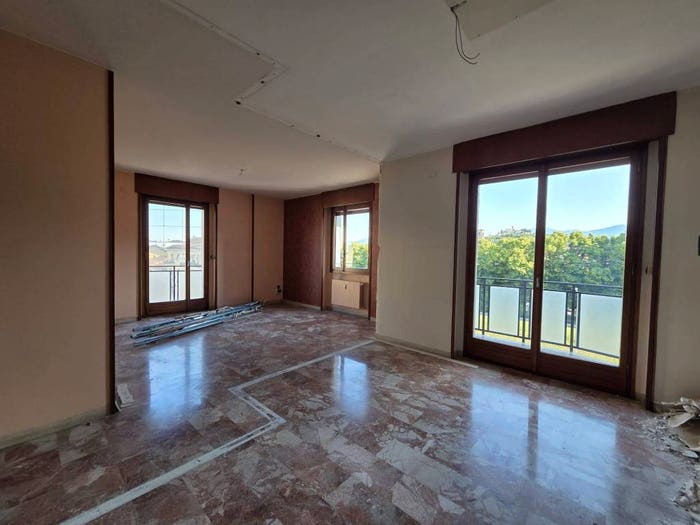 Appartamento quadrilocale in vendita in Via Aprile, Solferino Diaz, Brescia