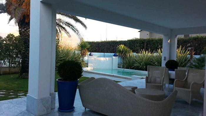 Casa quadrilocale in vendita in Forte Dei Marmi