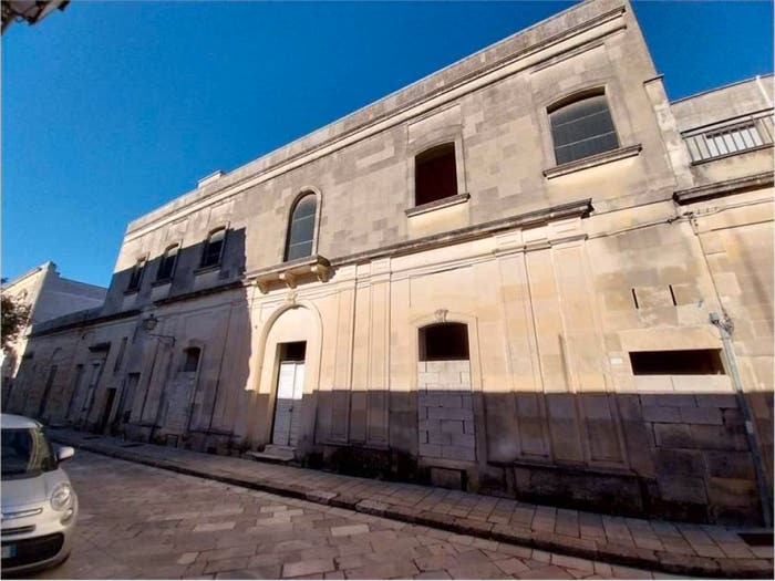 Casa con 6 locali in vendita in Via Francesca Capece, Maglie