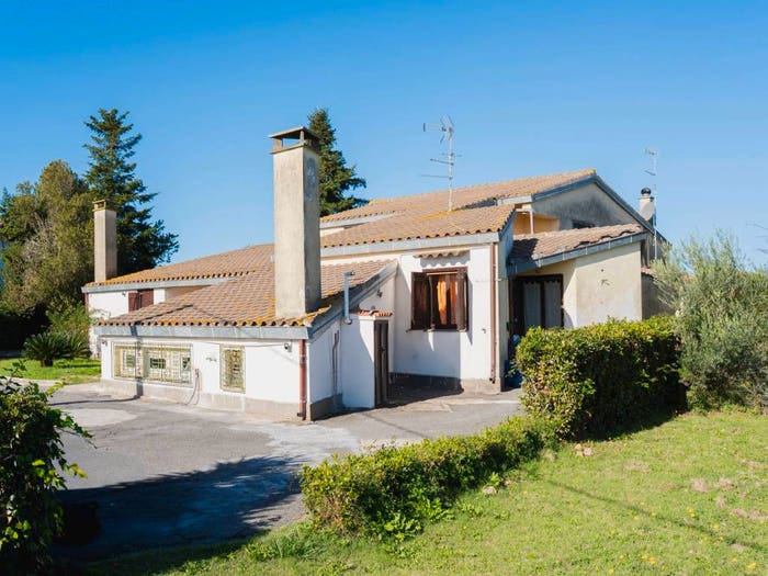 Casa con 6 locali in vendita in Via della Bandita, Centro, Formello