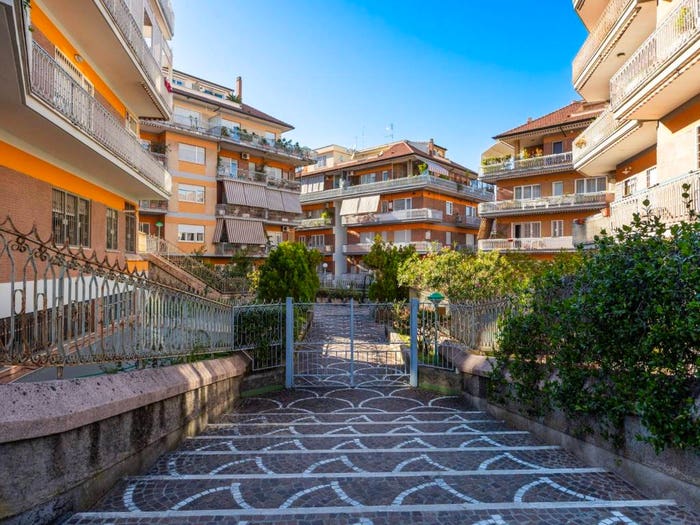 Appartamento quadrilocale in vendita in Via Giangiorgio Trissino, Talenti Monte Sacro, Roma