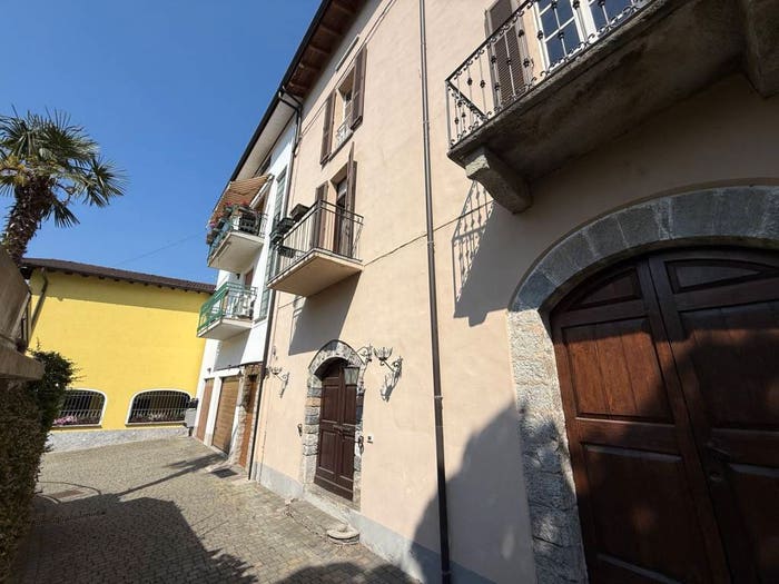 Appartamento trilocale in vendita in Via Montani, Centro, Sorico