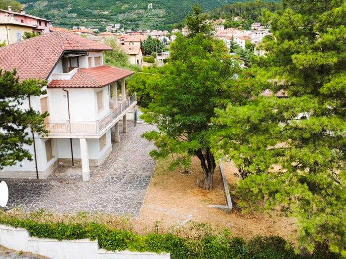 Casa con 6 locali in vendita in Via Alessandro Manzoni, Centro, Gualdo Tadino