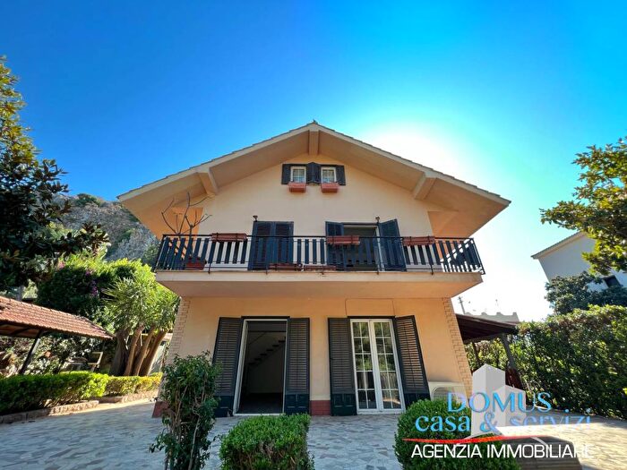 Casa con 5 locali in vendita in Via Giuseppe Tomasi di Lampedusa, Torretta