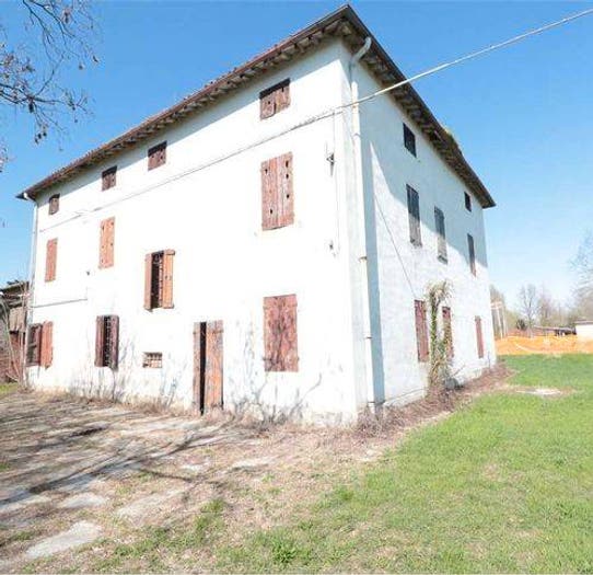 Casa con 6 locali in vendita in Via Levata, Campogalliano