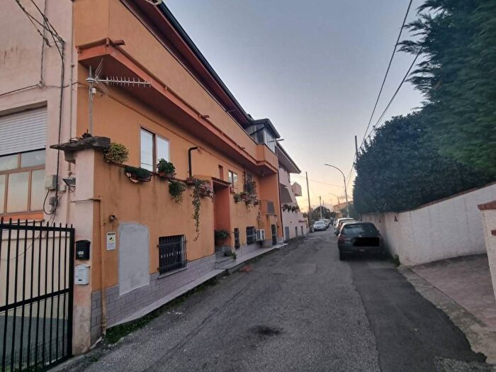 Appartamento quadrilocale in vendita in Via Lenza, Gagliano, Catanzaro