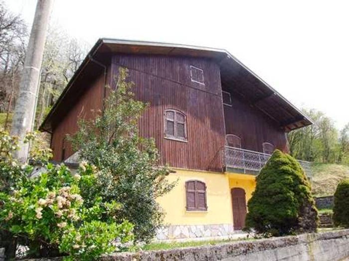 Casa con 6 locali in vendita in Sassalbo, Fivizzano