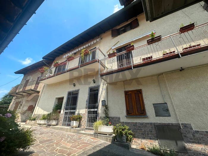 Appartamento trilocale in vendita in Besozzo