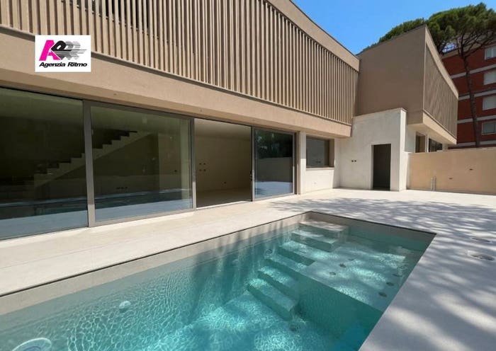 Casa con 5 locali in vendita in Viale Romagna, Milano Marittima, Cervia