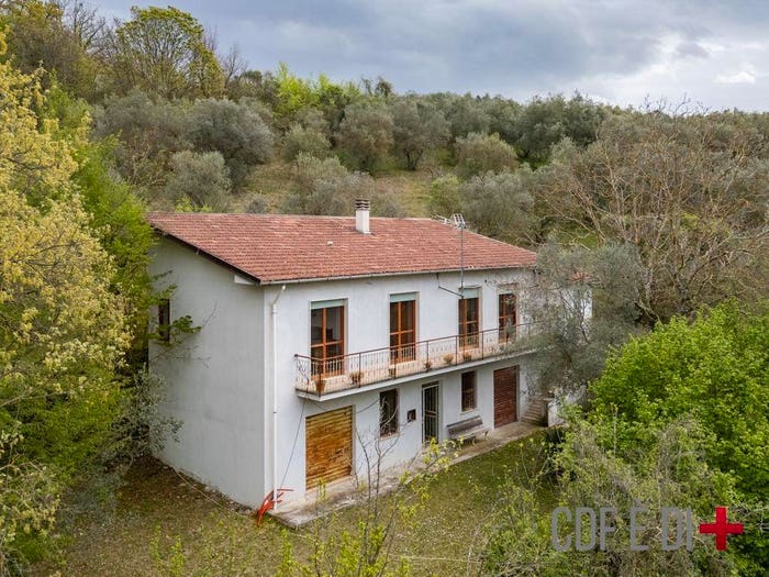 Casa trilocale in vendita in Via Giovanni Pascoli, Cantalice