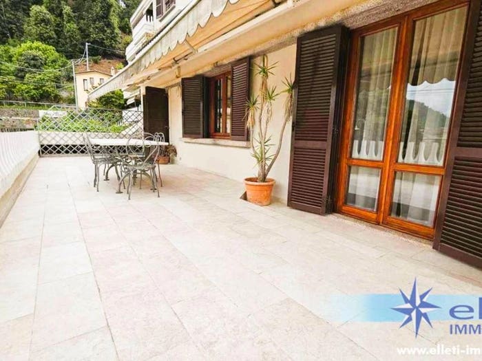 Appartamento con 5 locali in vendita in Centro, Massa