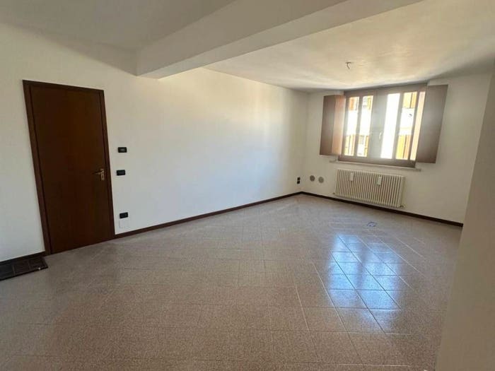 Appartamento trilocale in vendita in Via Vittorio Veneto, Centro, Reggiolo