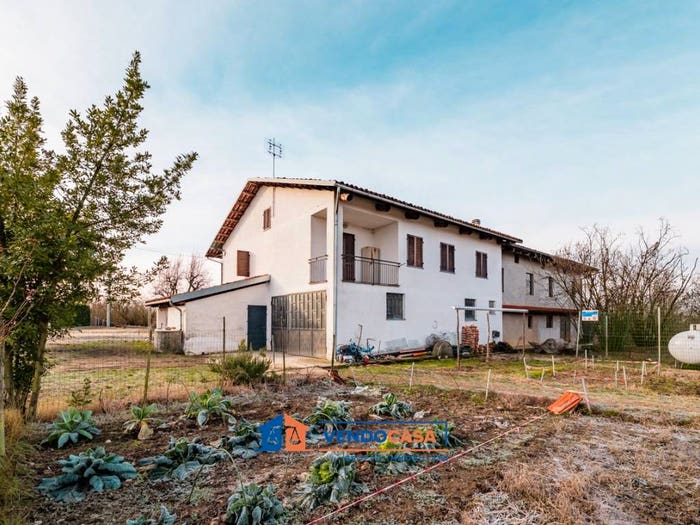 Casa con 5 locali in vendita in Borgata Piancerreto, Dogliani