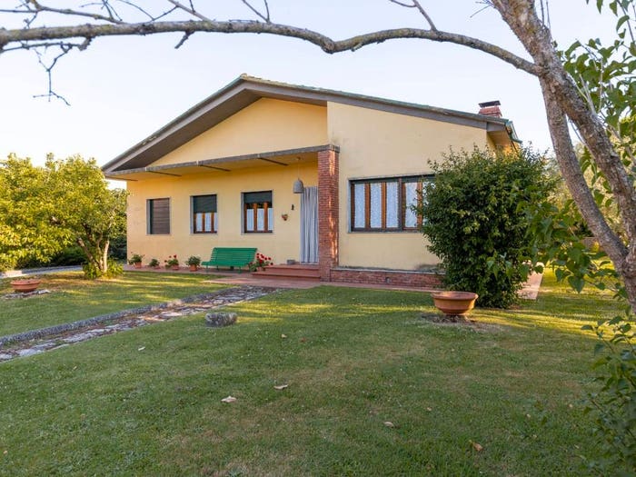 Casa con 6 locali in vendita in Via del Sorbano del Vescovo, Mugnano, Lucca