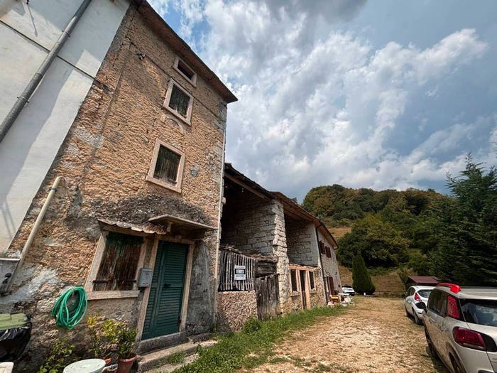Casa con 6 locali in vendita in Contrada Kloss, San Francesco, Roverè Veronese